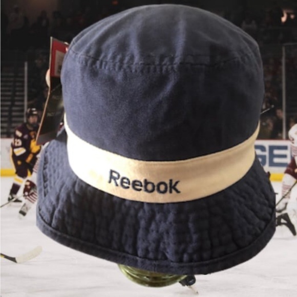 Toronto Maple Leafs NHL Hockey Canada Reebok 2-tone S/M Logo Bucket Hat NWT - Picture 2 of 8